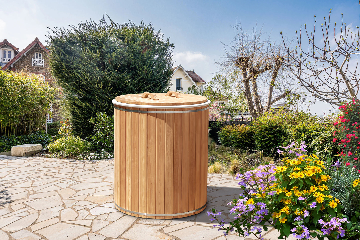Baltic wooden cold plunge tub, front view, cedar exterior — cold plunge Canada - with cover